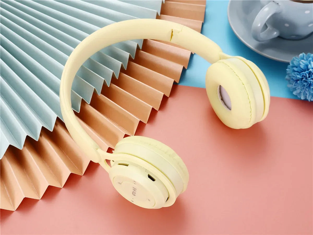 Y08 JuniorFold Over-Ear Stereo Headphones